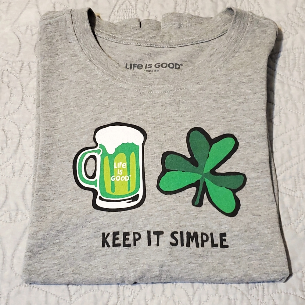 Life Is Good Ladies Crusher Gray Tee with Shamrock and Mug, Size L, Excellent